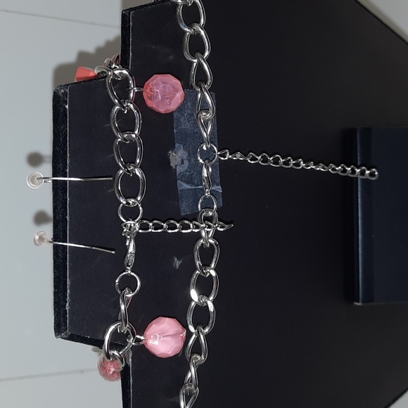 Paparazzi necklace, bracelet, and two pairs of earrings lovely coral  colors - Picture 4 of 5